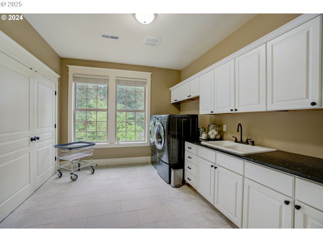 15119 S HOFFMAN Rd, Oregon City, OR 97045