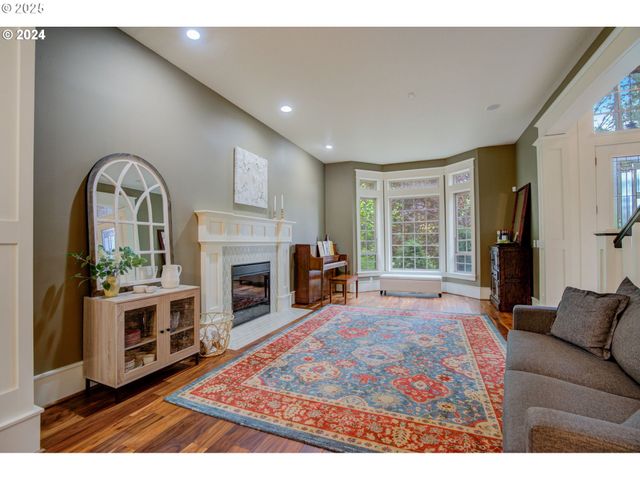 15119 S HOFFMAN Rd, Oregon City, OR 97045