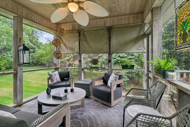 8950 Hilloway Road, Eden Prairie, MN 55347