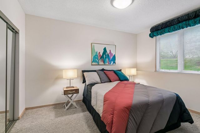 8950 Hilloway Road, Eden Prairie, MN 55347