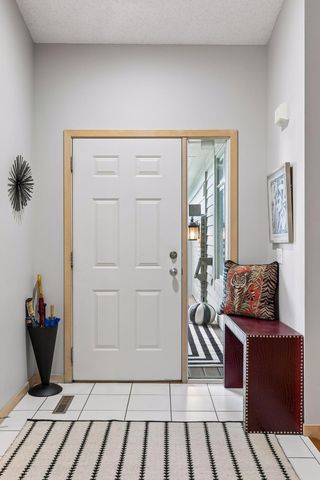 8950 Hilloway Road, Eden Prairie, MN 55347