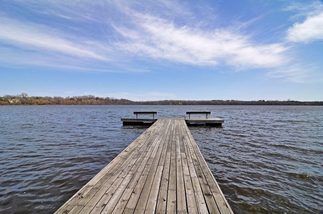 8950 Hilloway Road, Eden Prairie, MN 55347