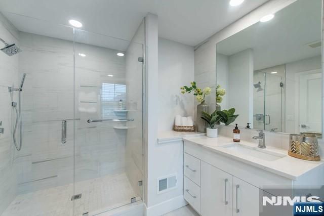 360 Orange Road 3, Montclair, NJ 07042