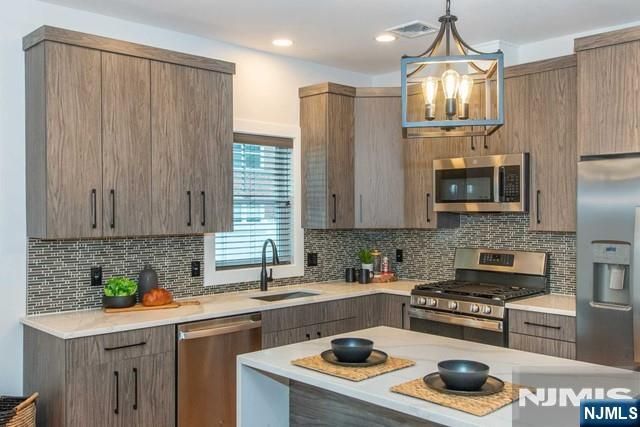 360 Orange Road 3, Montclair, NJ 07042