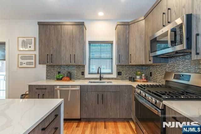 360 Orange Road 3, Montclair, NJ 07042