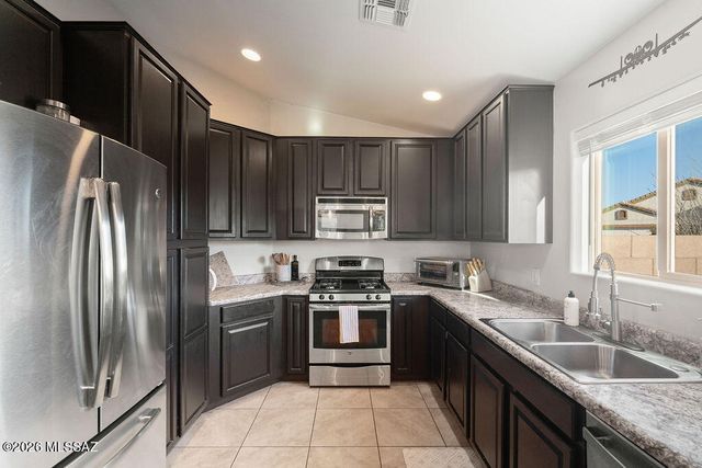 357 W Herschel H Hobbs, Vail, AZ 85641