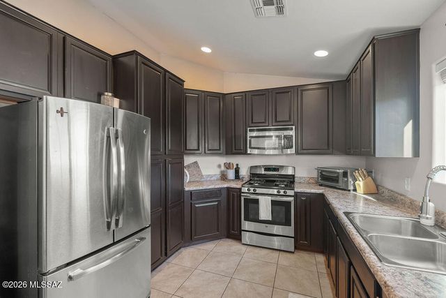 357 W Herschel H Hobbs, Vail, AZ 85641