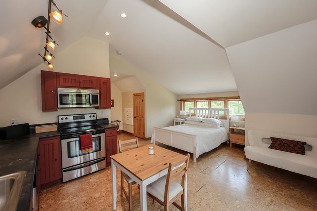 118 Perkins Road, Madbury, NH 03823