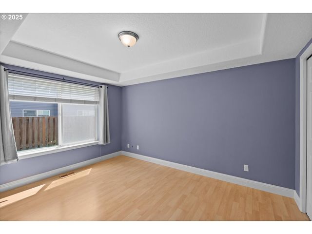 5836 Ne FARNHAM St, Hillsboro, OR 97124