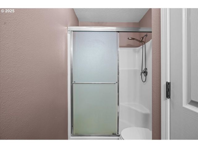 5836 Ne FARNHAM St, Hillsboro, OR 97124