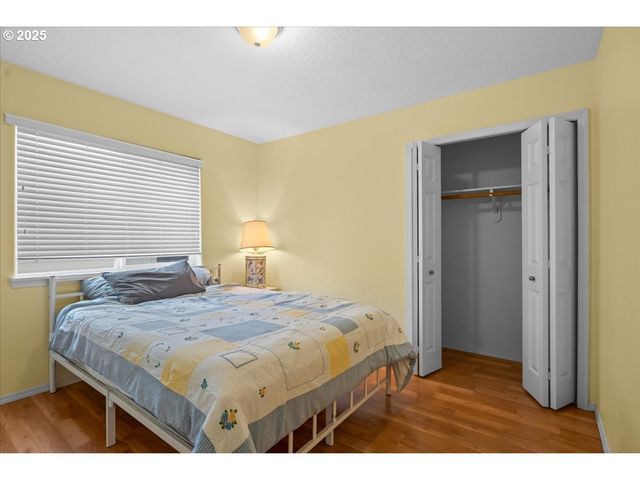 5836 Ne FARNHAM St, Hillsboro, OR 97124