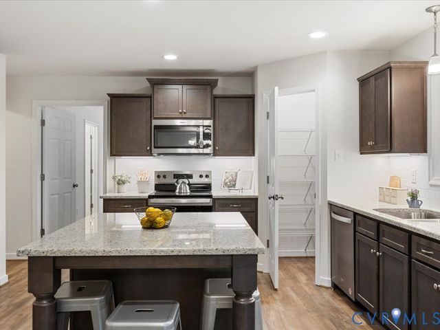 1146 Clayton Rd, Powhatan, VA 23139