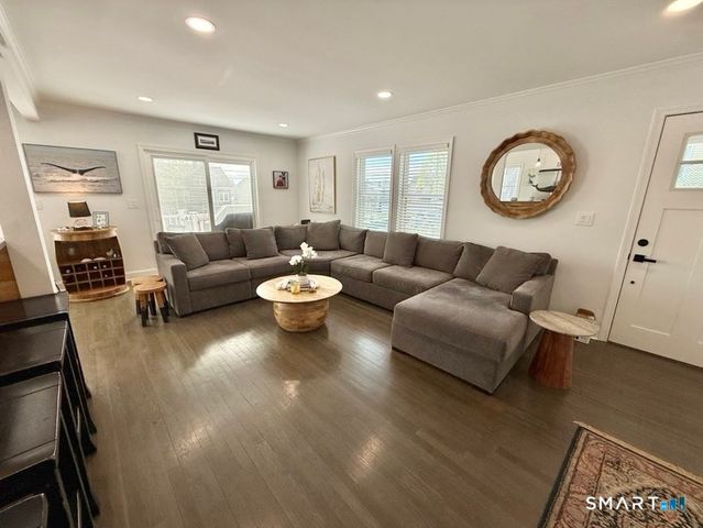 39 Edgefield Avenue, Milford, CT 06460