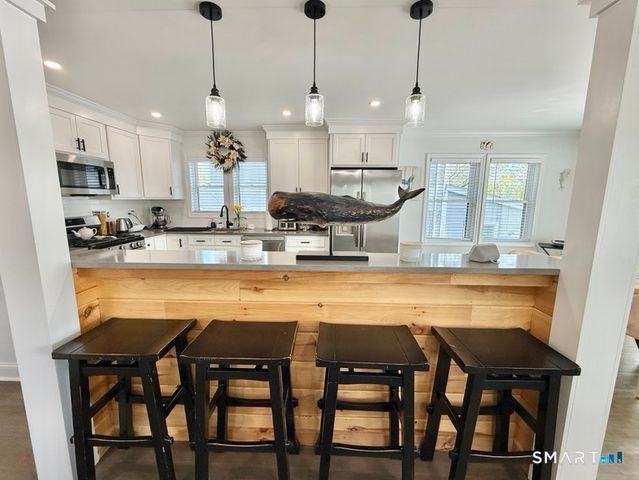 39 Edgefield Avenue, Milford, CT 06460