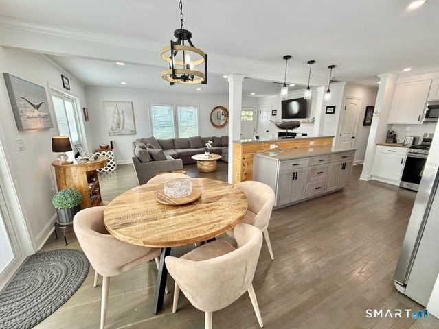 39 Edgefield Avenue, Milford, CT 06460