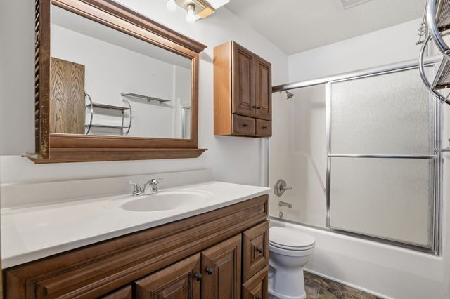 621 NE 4th Street, Grimes, IA 50111