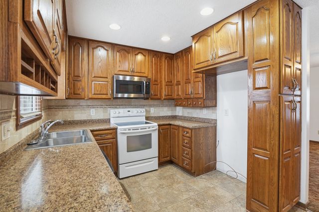 621 NE 4th Street, Grimes, IA 50111