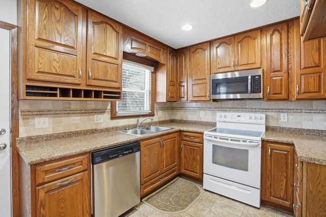 621 NE 4th Street, Grimes, IA 50111