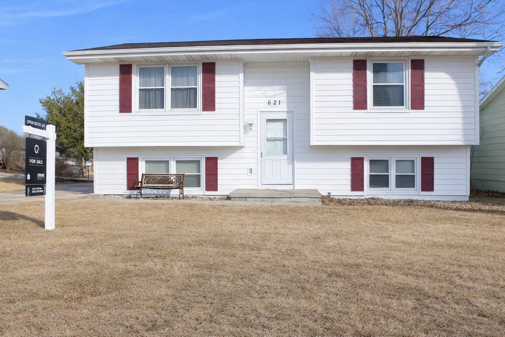 621 NE 4th Street, Grimes, IA 50111