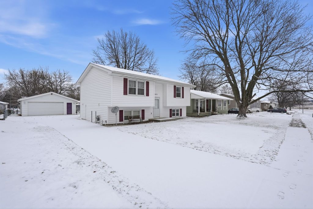 621 NE 4th Street, Grimes, IA 50111