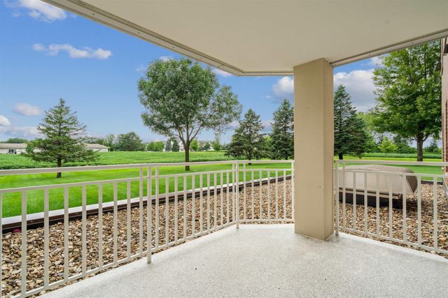 1326 Maxhelen Blvd Apt 1B, Waterloo, IA 50701