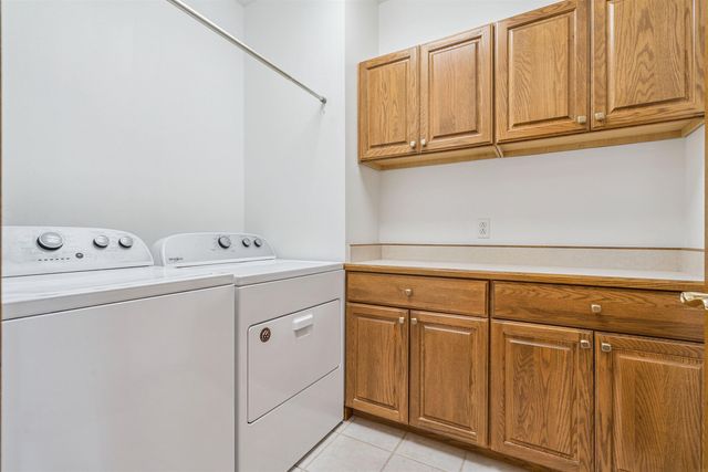 1326 Maxhelen Blvd Apt 1B, Waterloo, IA 50701