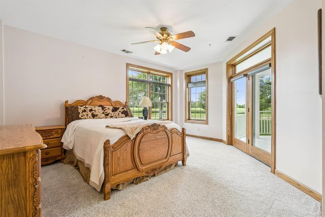 1326 Maxhelen Blvd Apt 1B, Waterloo, IA 50701
