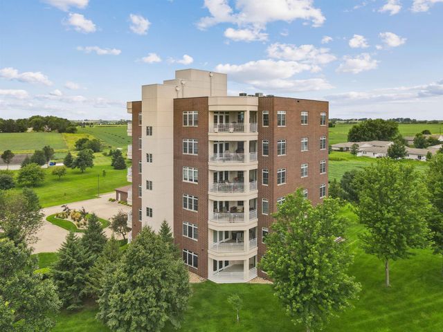 1326 Maxhelen Blvd Apt 1B, Waterloo, IA 50701