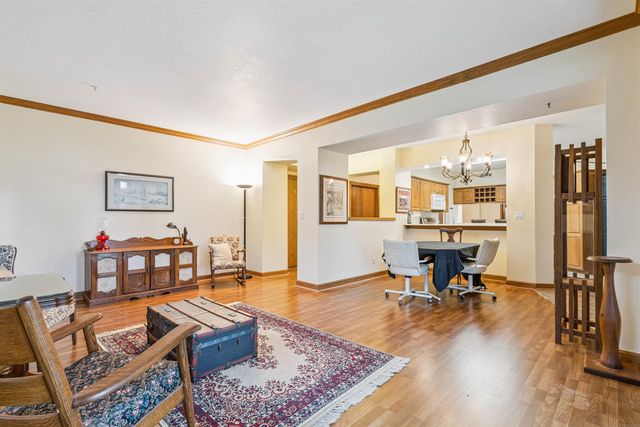 1326 Maxhelen Blvd Apt 1B, Waterloo, IA 50701