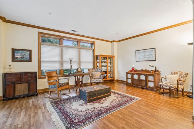 1326 Maxhelen Blvd Apt 1B, Waterloo, IA 50701