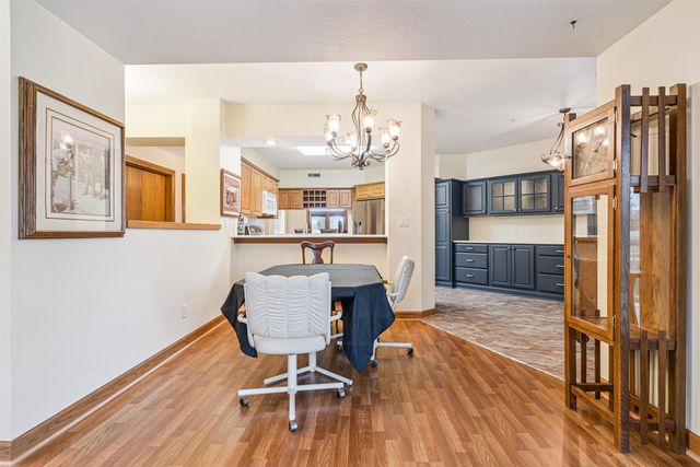 1326 Maxhelen Blvd Apt 1B, Waterloo, IA 50701