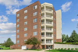 1326 Maxhelen Blvd Apt 1B, Waterloo, IA 50701