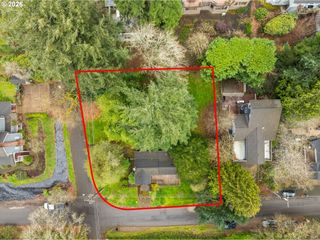 1408 PINE St 8/9, Lake Oswego, OR 97034