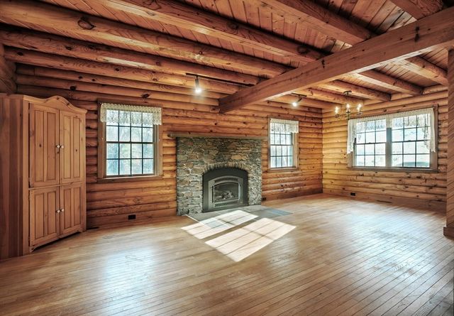 134 Crescent St, Hanson, MA 02341