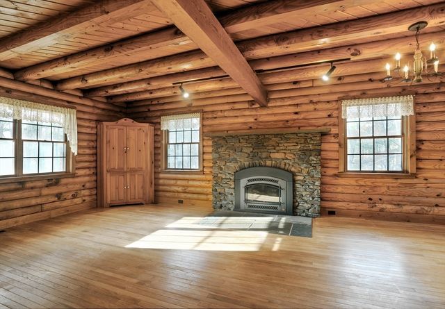 134 Crescent St, Hanson, MA 02341