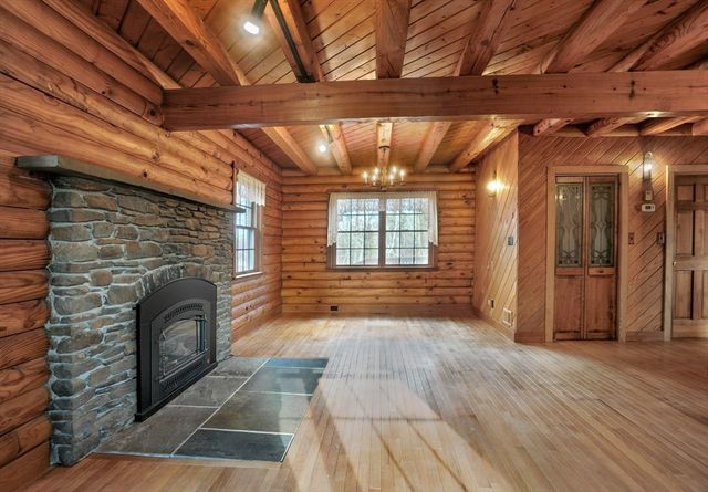 134 Crescent St, Hanson, MA 02341