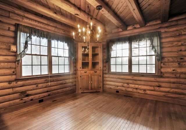 134 Crescent St, Hanson, MA 02341