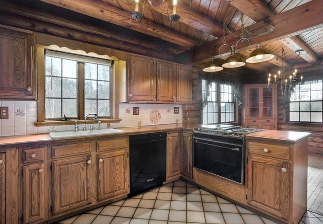 134 Crescent St, Hanson, MA 02341