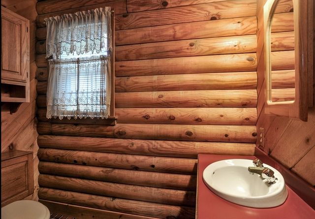 134 Crescent St, Hanson, MA 02341