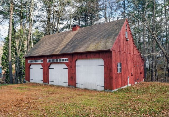 134 Crescent St, Hanson, MA 02341