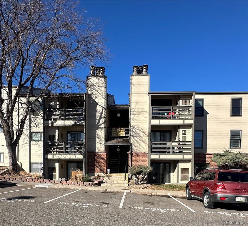 579 Wright Street 207, Lakewood, CO 80228