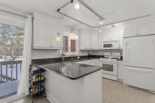 91 Heritage Drive 91, Tewksbury, MA 01876