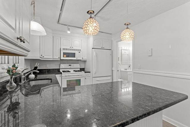 91 Heritage Drive 91, Tewksbury, MA 01876