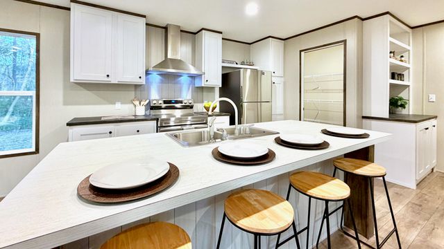 1036 Merell Avenue, Bonneau, SC 29431