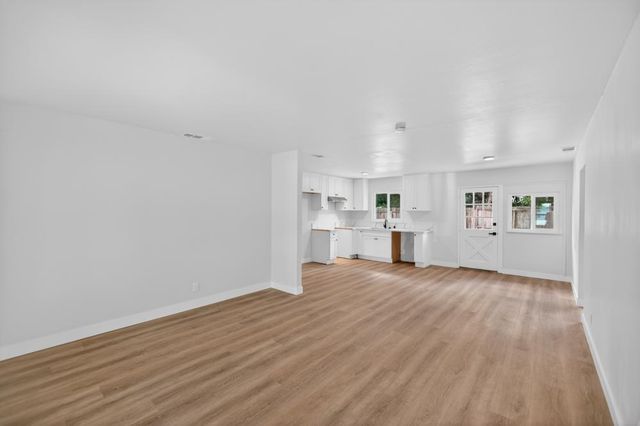 1924 Edwin, Sacramento, CA 95815