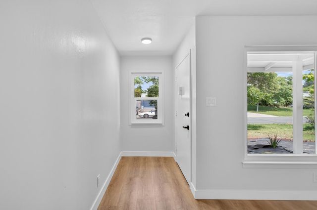 1924 Edwin, Sacramento, CA 95815