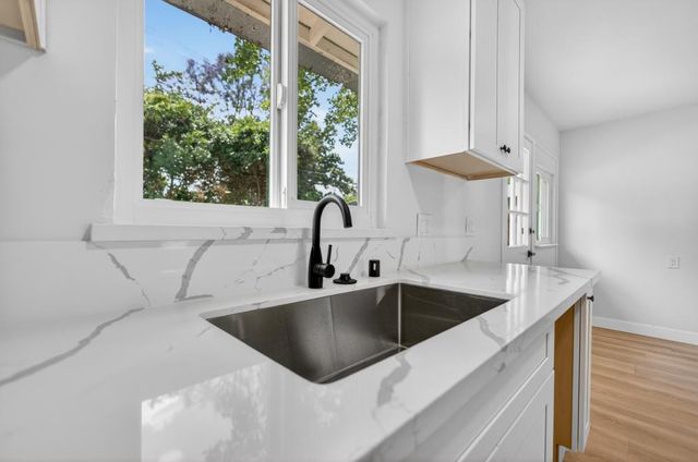 1924 Edwin, Sacramento, CA 95815