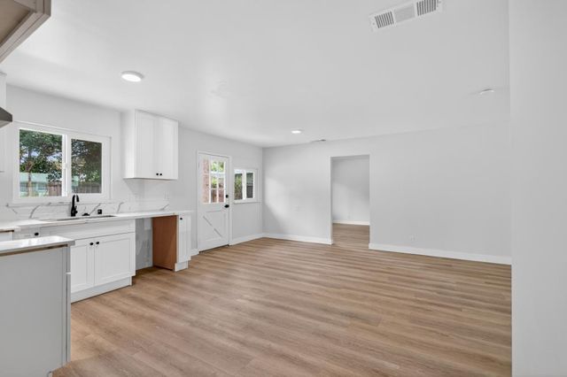 1924 Edwin, Sacramento, CA 95815