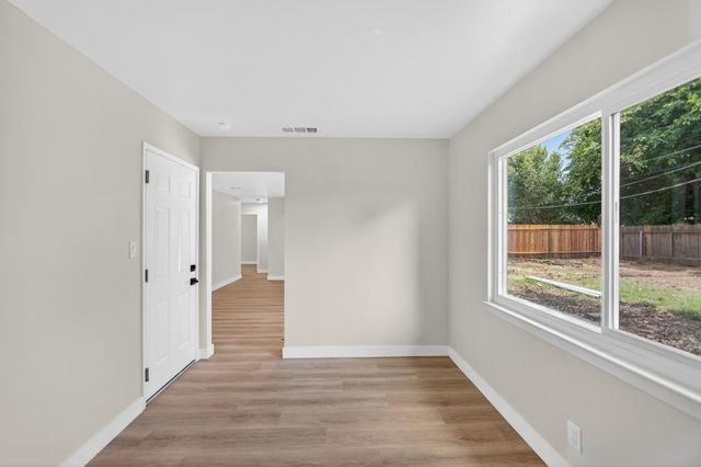 1924 Edwin, Sacramento, CA 95815