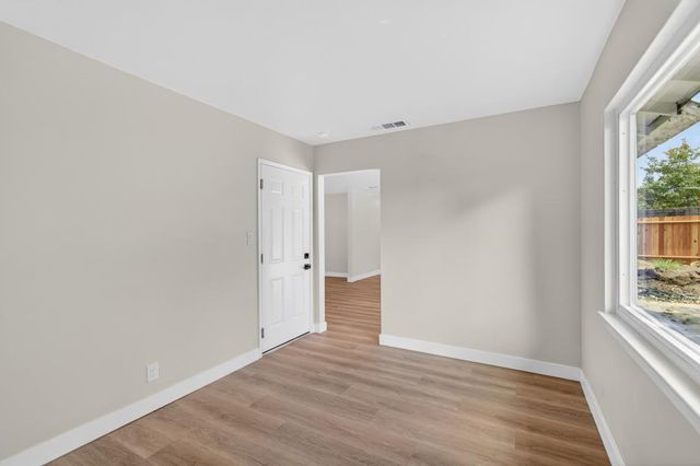 1924 Edwin, Sacramento, CA 95815
